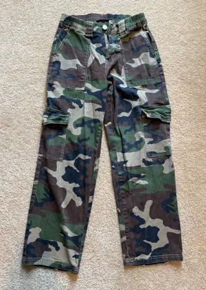 Forever 21 Casual Green Denim Camo Pants thumbnail 1