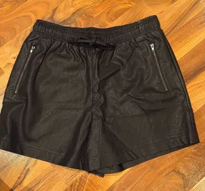 Skies are blue size medium women faux leather short‎ thumbnail 1