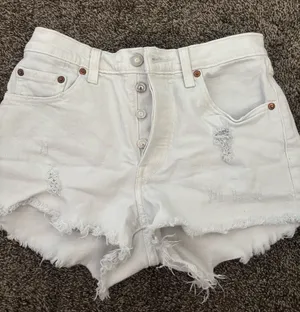 White Levi’s Jean Shorts 501 thumbnail 1
