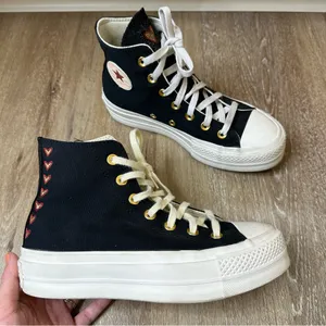 Converse Limited Edition Valentines Platform Sneakers‎ thumbnail 1
