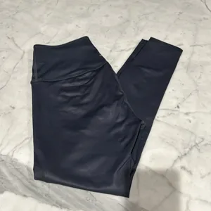 Beyond Yoga Leatherette High Waisted Midi‎ Legging thumbnail 2