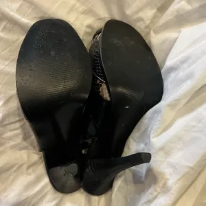 Guess 6 black ankle strap snake skin heels thumbnail 4