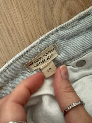Madewell Curvy Perfect Light Wash Jeans thumbnail 6