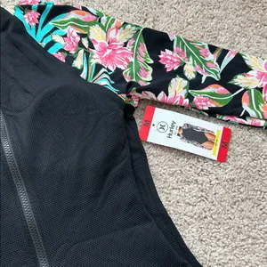 Hurley women’s swimsuit. M thumbnail 15