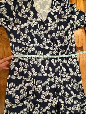 41 Hawthorn Womens 1X Faux Wrap Dress Navy Blue White Leaf Print Short Sleeve Mi thumbnail 10
