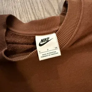 Nike Oversized Brown Crewneck thumbnail 4
