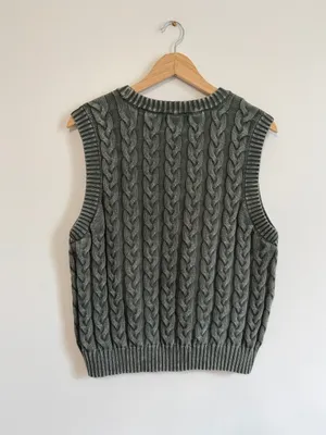 NEW Faherty Sunwashed Sweater Vest Size Large Green Cable Knit NWOT thumbnail 5
