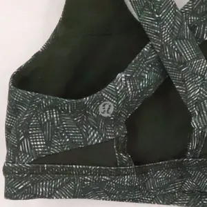 Lululemon Run Stuff Your Bra Womens Size 4 Green Stash Pockets Jazzy White Gator thumbnail 11