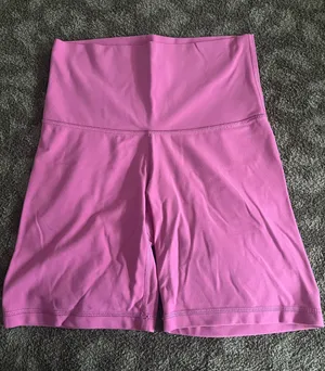 Aritzia Biker Shorts TNA Butter thumbnail 1