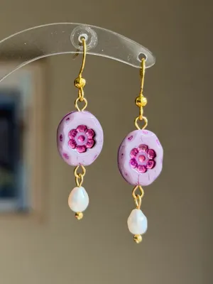 Handmade quality floral Czech glass beads & freshwater pearls fairy chic cottage dangle earrings 💐💜 thumbnail 2
