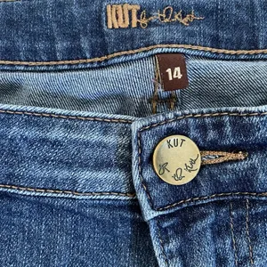 EUC Kut from the Kloth boyfriend jeans thumbnail 3