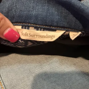 Soft Surroundings Denim Jacket Women's Large Blue‎ Jean Jacket Embossed Buttons thumbnail 8