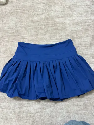 Gold hinge tennis skirt size medium  thumbnail 2