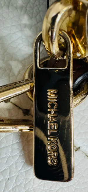 Michael Kors Wallet thumbnail 3