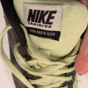 Nike Air Max S2S gray knit upper training shoe black trim and green laces Size 8 thumbnail 6