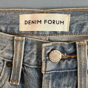 Aritzia‎ Denim Forum Ex-Boyfriend Vintage Desert Jeans Light Wash NWT Size 24 thumbnail 5