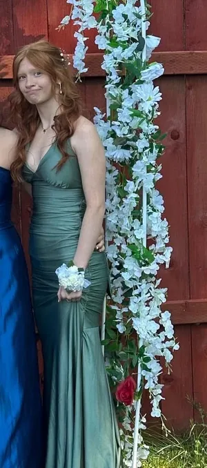 Windsor green prom dress thumbnail 1