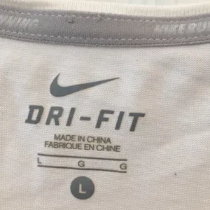 FINAL MARKDOWN Nike dri fit tee large thumbnail 5