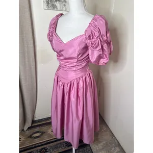 VTG 70s Pink Taffeta Formal Gown-Sweetheart Ruched Puff Sleeve Princess Basque thumbnail 2