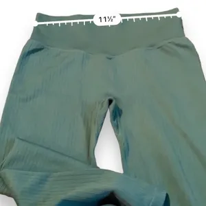 Pink Victoria's Secret Active Green Ribbed‎ Mid Rise Cropped Leggings Sz S thumbnail 8