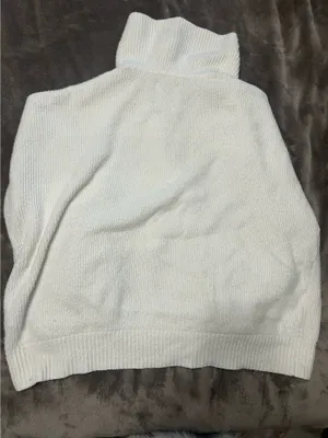 Abercrombie Cream Sweater thumbnail 4