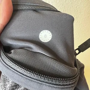 Lululemon Speed Up Short 2.5" in dark carbon gray WOMENS 8 thumbnail 6