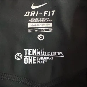 Nike Women's XS Black Cropped Athletic Pants Dri-FIT Yoga Gym‎ Casual thumbnail 4