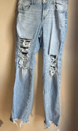 American Eagle Lightwash Super Ripped Jeans thumbnail 1