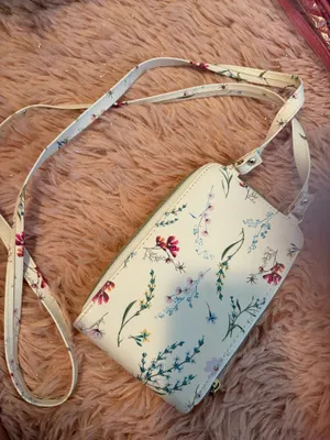 Floral cross body phone holder Multiple thumbnail 3