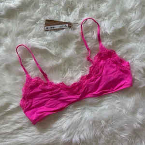 SKIMS Fits Everybody Lace Scoop Bralette Taffy Size Large thumbnail 3