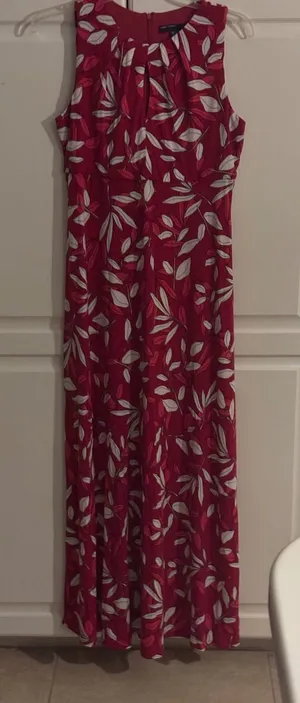 Maggy London Red White Leaf Print Sleeveless Maxi Dress Pleated Keyhole Size 6 thumbnail 1