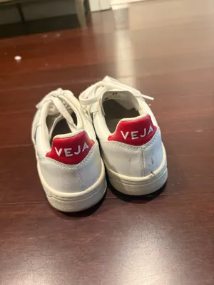 VEJA Sneakers thumbnail 3