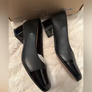 Clarks Women's Marilyn Sara Leather Low Block Heel Pumps Black Size 8 new in box thumbnail 8