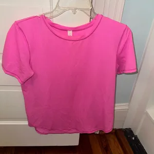 Lululemon Pink tee size 6 thumbnail 1