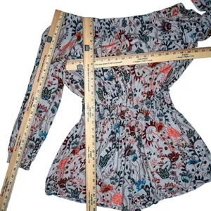 Free People M Floral Long Sleeve Off Shoulder Romper Open Back‎ Shorts Blouson thumbnail 10