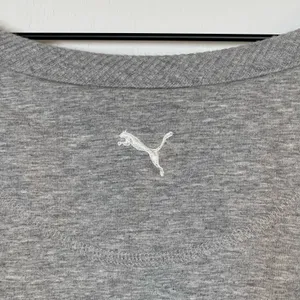 PUMA Sweatshirt Womens Size Large Gray White Spellout Logo Knit Stretch Pullover thumbnail 5