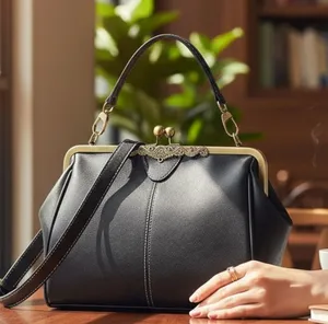 Elegant Black faux leather kiss lock Handbag! New thumbnail 1