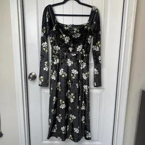 Anthropologie Hutch black velvet floral midi dress‎ small spring wedding guest thumbnail 5