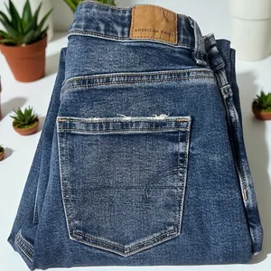 AMERICAN EAGLE Mom’s‎ Jeans Distressed Hem High Rise Vintage Wash Denim Size 0 thumbnail 3