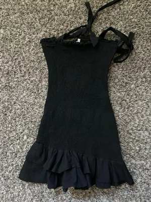 Black dress thumbnail 2