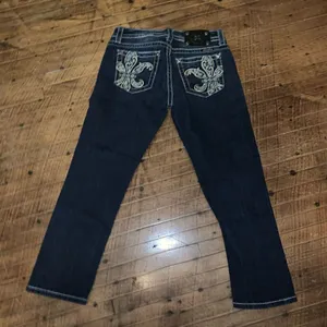 Miss Me bling blue fleur de lis festival Boyfriend Capri jeans thumbnail 4