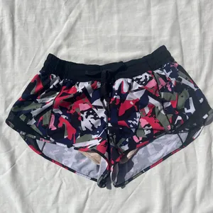 Lululemon Hotty Hot Shorts thumbnail 1