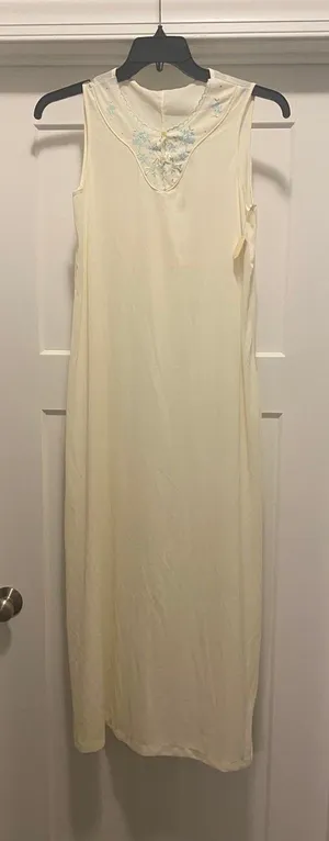 New Vintage 80's Long Lightweight Sleeveless Nightgown House Lingerie Coquette thumbnail 1