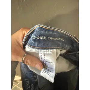 American Eagle High Rise Shortie‎ Distressed Denim Shorts Medium Wash Womens 8 thumbnail 7