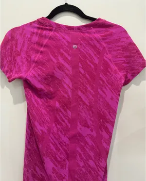 Pink Lululemon Swiftly Tech thumbnail 2