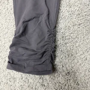Beyond Yoga Life Time Fitness Gray Ruched Cropped Leggings Women Large SM14AW thumbnail 5