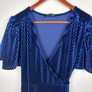Simplee Small Butterfly Sleeve Wrap‎ Navy Blue Velvet Maxi Dress Tie Front thumbnail 3