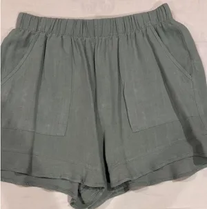 Green ruffle shorts size small WORN ONCE thumbnail 1
