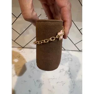 Juicy Couture gold tone bracelet Juicy logo pink heart & bow comes with earrings thumbnail 7