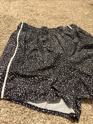 Xersion Women’s Black & White Mid Rise Activewear Shorts Large thumbnail 3